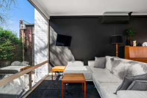 Halifax Muse Pet Friendly Townhouse, Adelaide